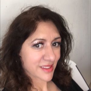 Meet your Posher, Carla